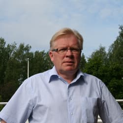 <p data-block-key="veac1">Asumisviihtyvvyden kohentamisen puolestapuhuja, hallituksen puheenjohtaja Heikki Päivänsalo.</p>