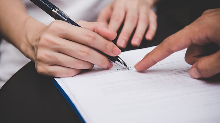 Voiko taloyhtiö pakottaa osakkaan ottamaan lainaa yhtiön remonttiin?