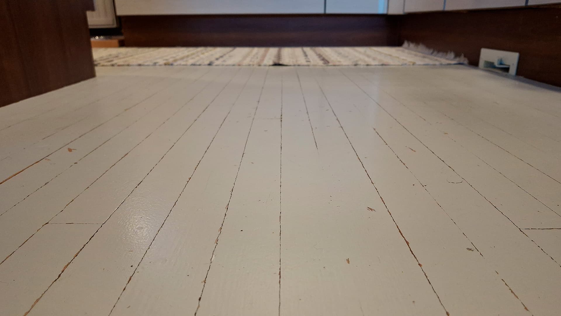 Älä ohita lattian outoja ääniä – tunnista ongelmat ja korjaa ajoissa