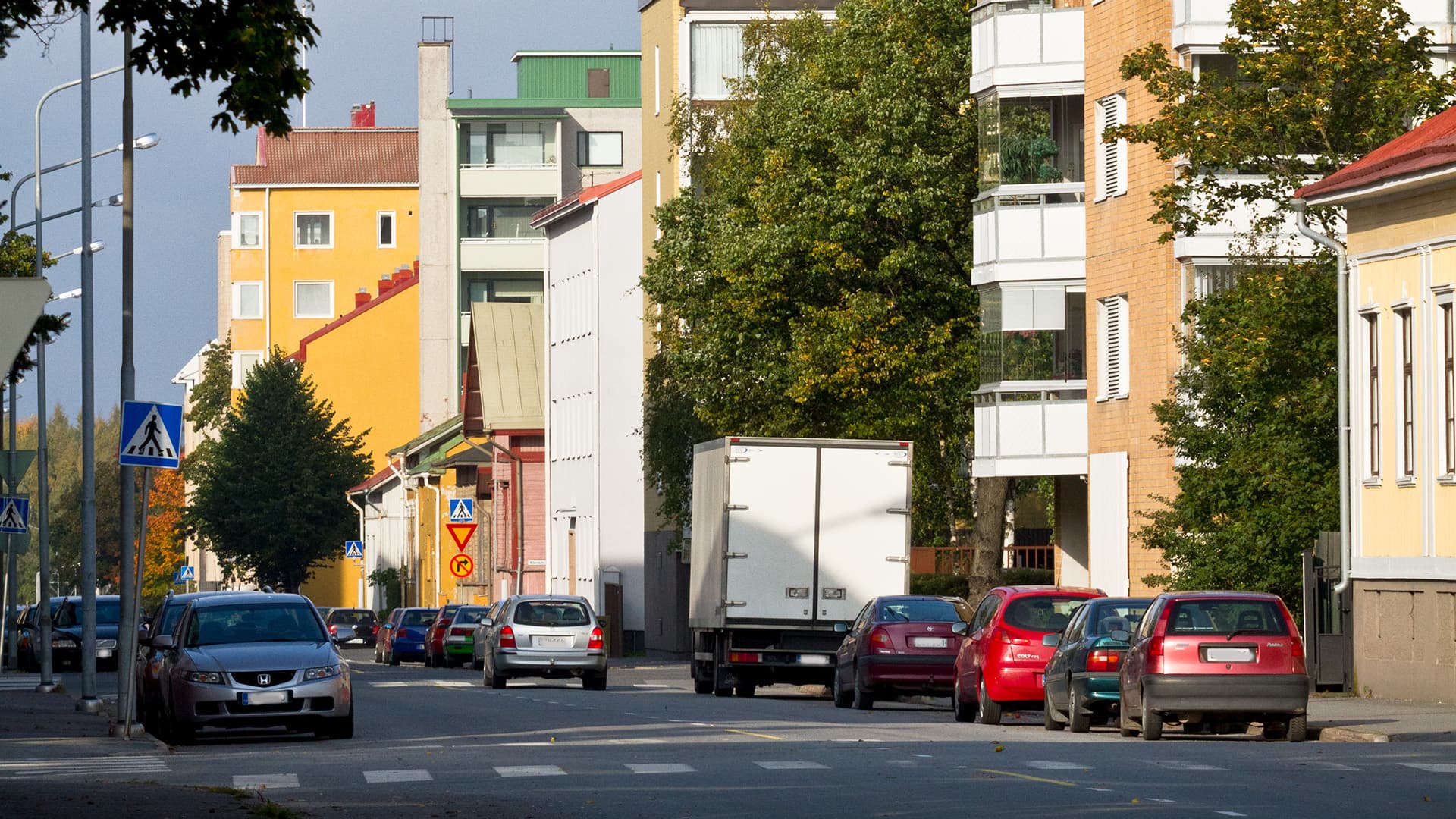 Taloyhtiön parkkipaikat – mitä saa tehdä ja kuka päättää?