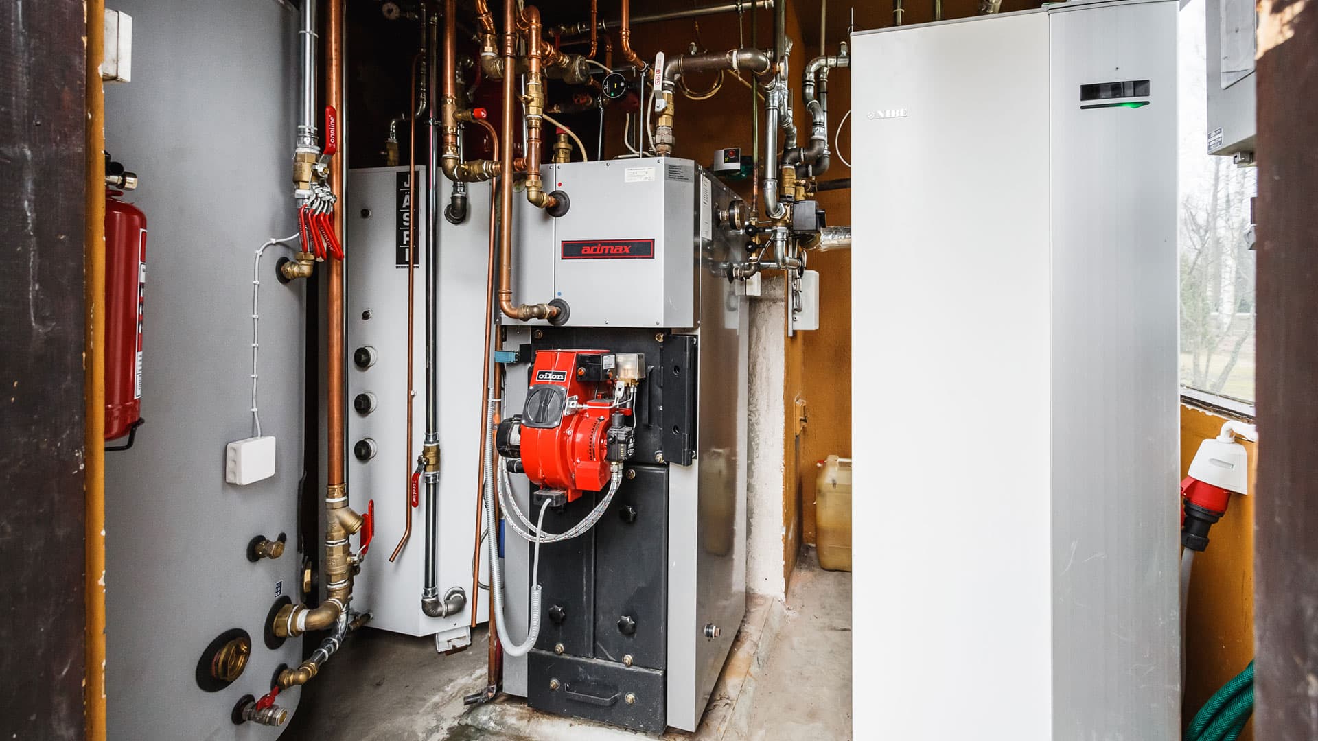 <p data-block-key="xht7b">Tekniseen tilaan sopi hyvin uusi maalämpöpumppu sekä varaaja NIBE F1345 + NIBE VPB.</p>