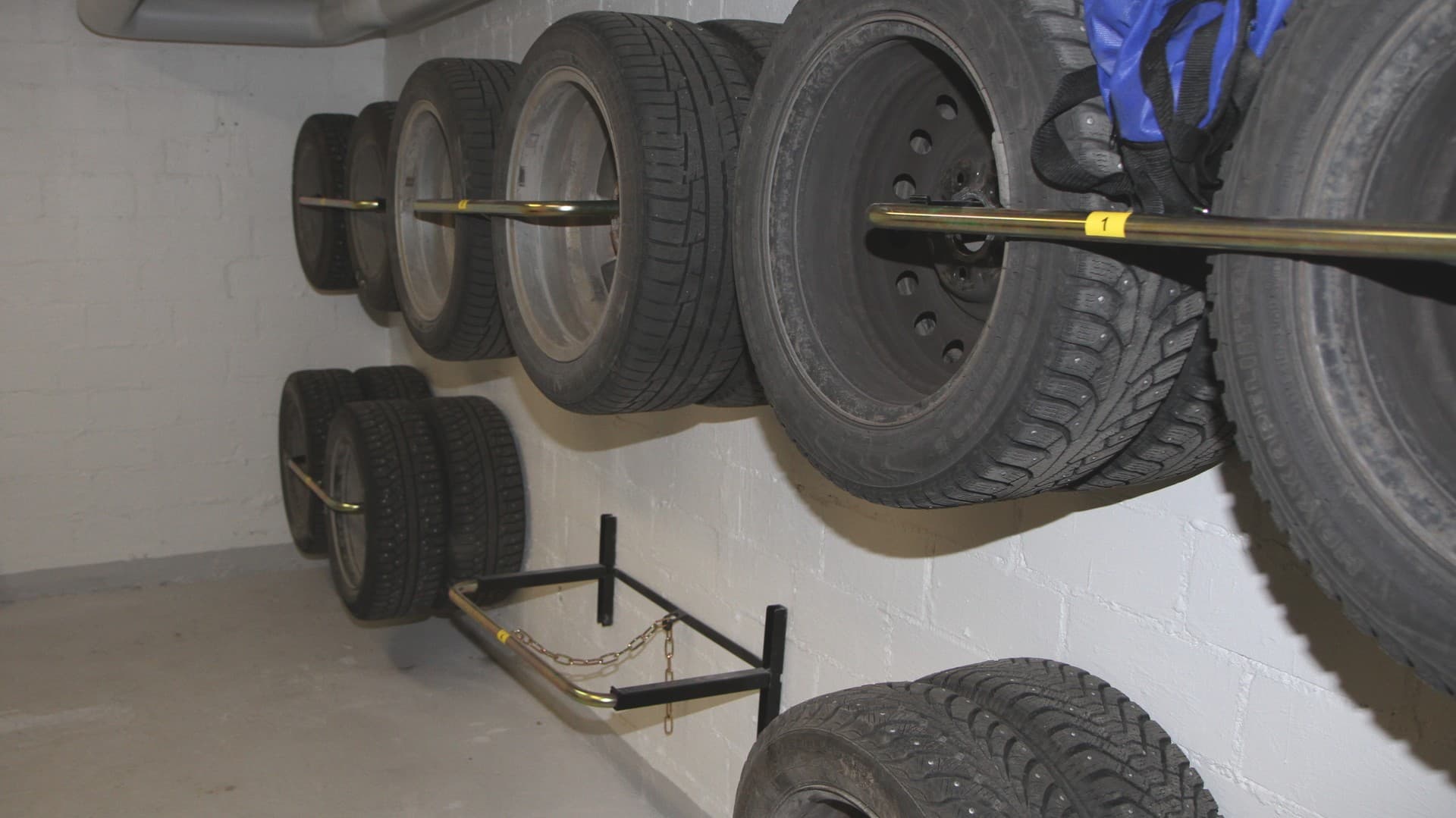 Talvivarusteiden säilytysongelmat – mitä tehdä taloyhtiössä?