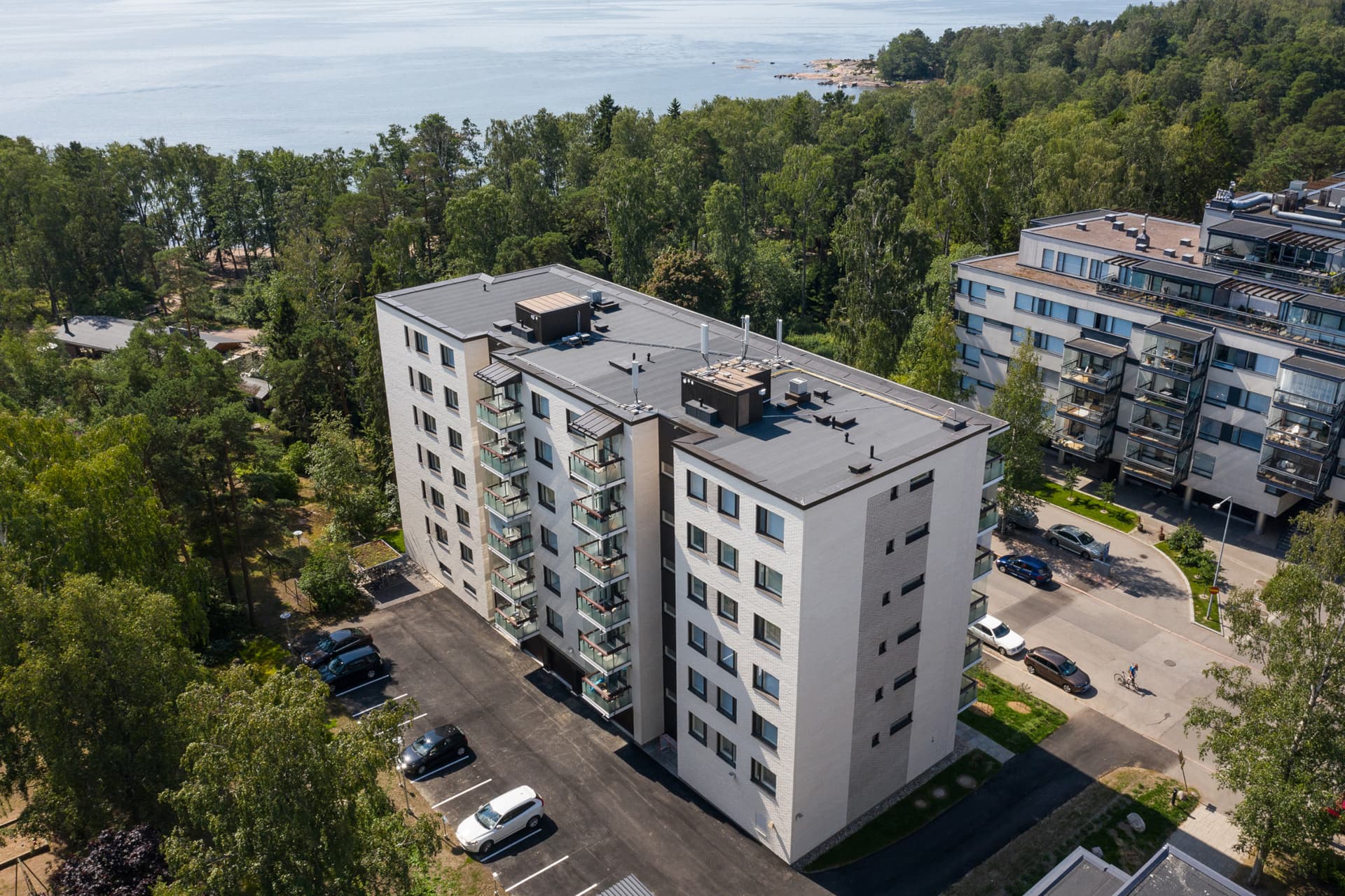 <p data-block-key="l7to1">Uusi julkisivu valmistui aikataulun mukaisesti kesäkuussa 2019.</p>