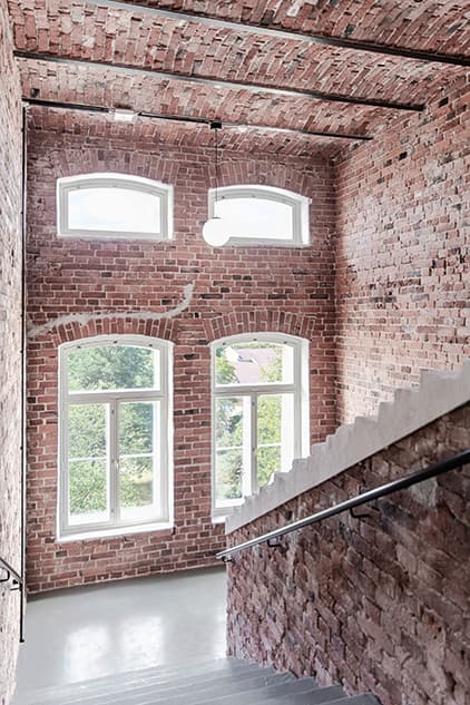 <p data-block-key="8vol1">Kurjenlinnan porraskäytävä</p>