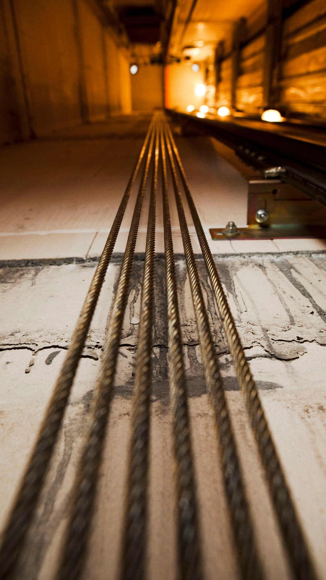 <p data-block-key="y496i">Hissien turvallisuus taataan lakisääteisillä tarkastuksilla ja huoltotoimenpiteillä. Turvallisuus- ja kemikaalivirasto (Tukes) valvoo Suomessa hissiturvallisuutta.</p>