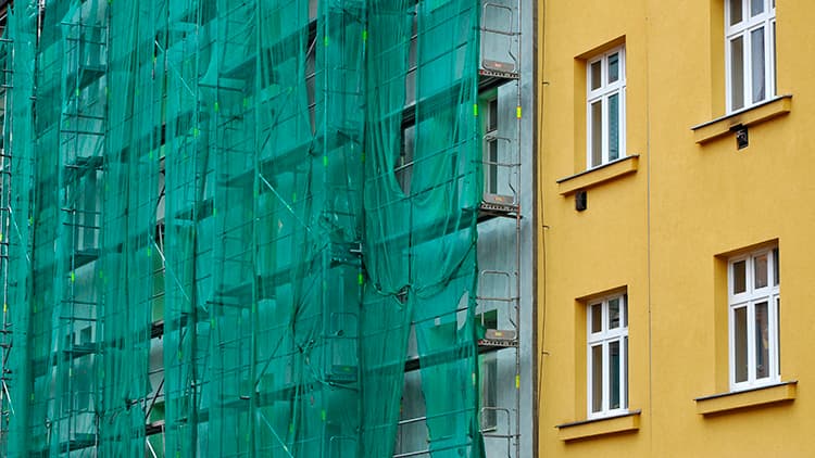Kiinteistöjen korjausvelka kasvaa - suunnittelu säästäisi osakkaiden rahoja