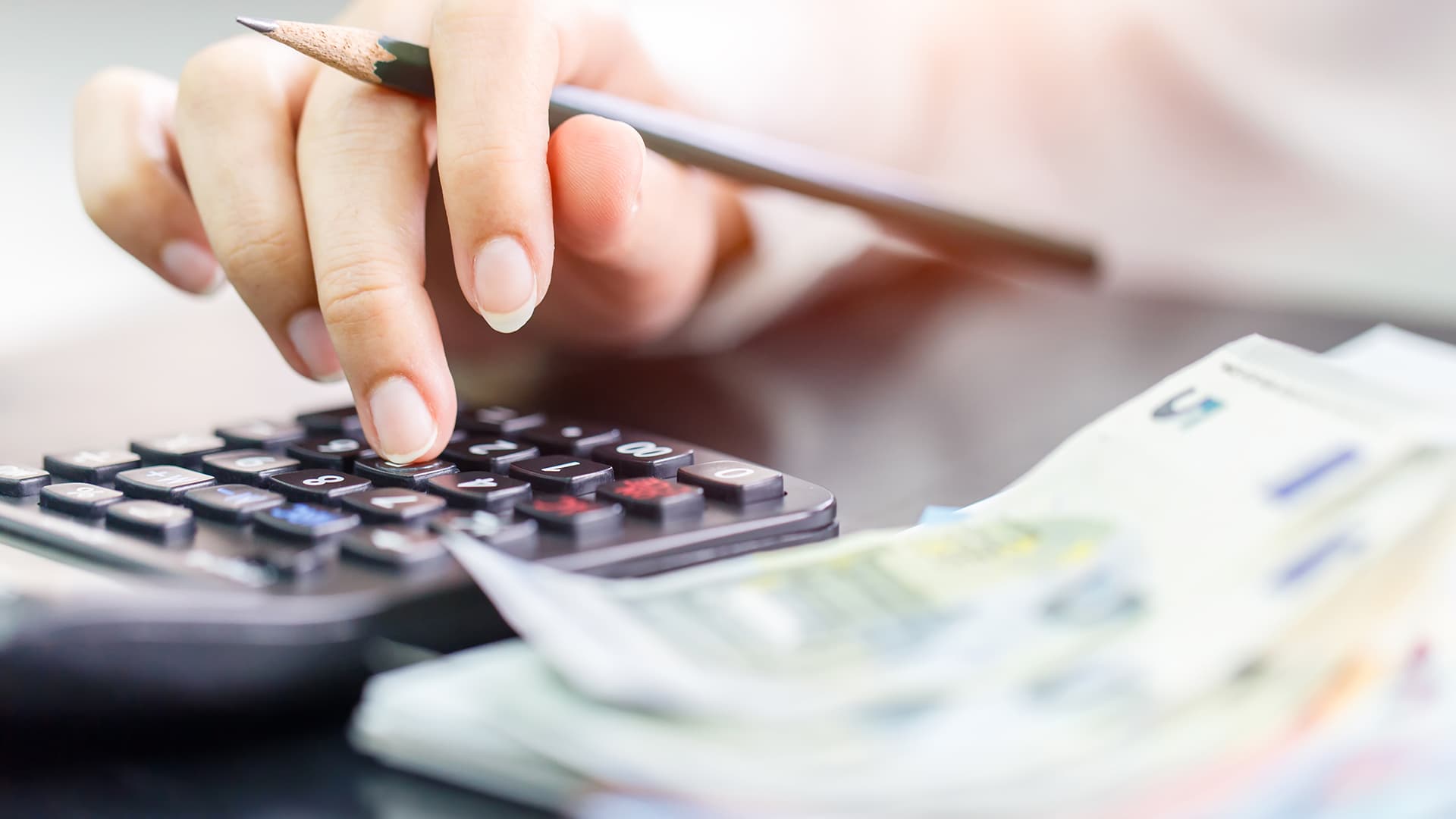 <p data-block-key="t32wo">Korvausvaatimuksissa määräajat ratkaisevat. Kun vahinkoepäily nousee esiin, tapahtumat ja asiakirjat kannattaa koota heti. (Kuva Adobe Stock)</p>