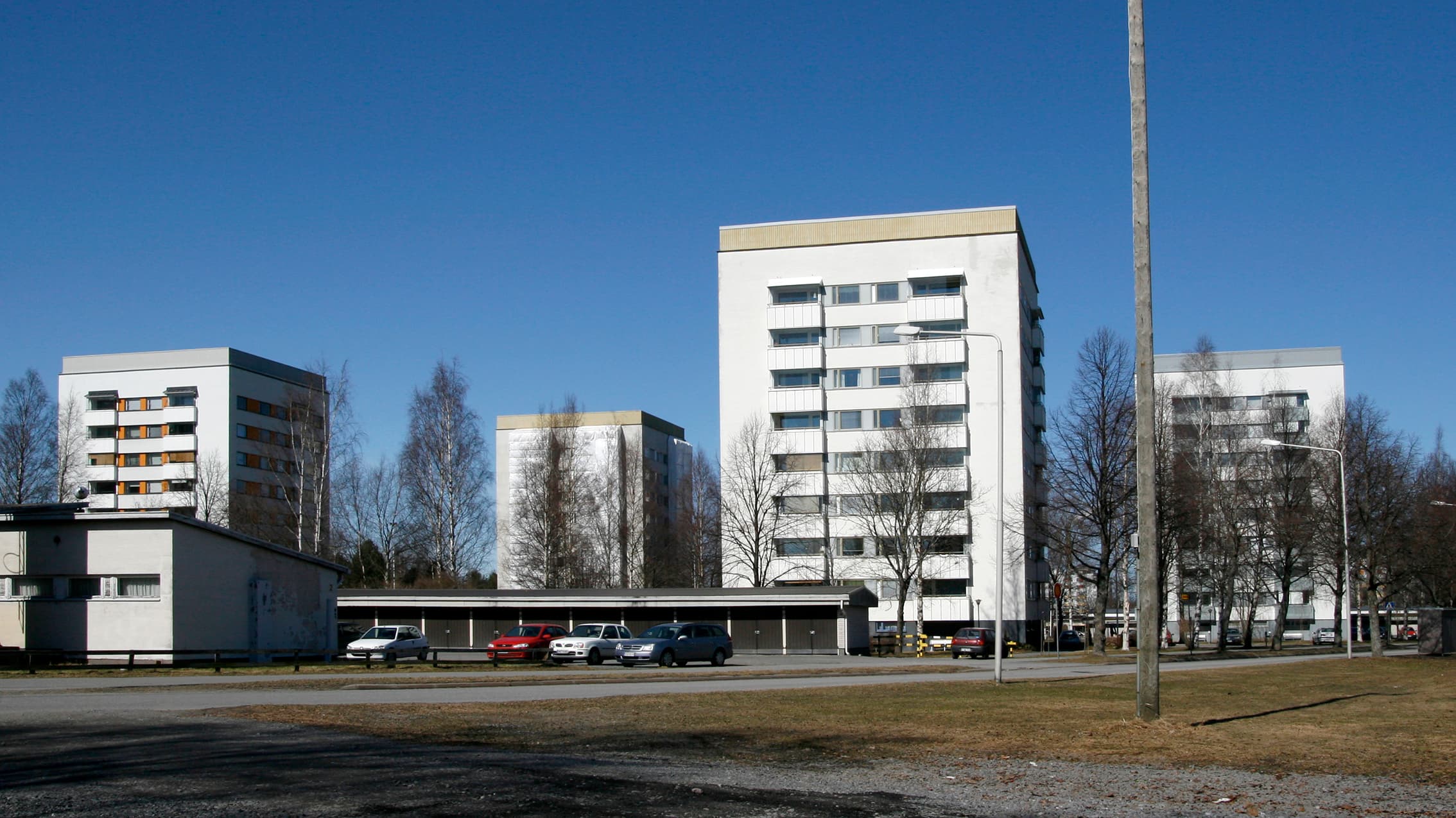 Viikon kysymys: Autotallien antaminen taloyhtiön omistukseen