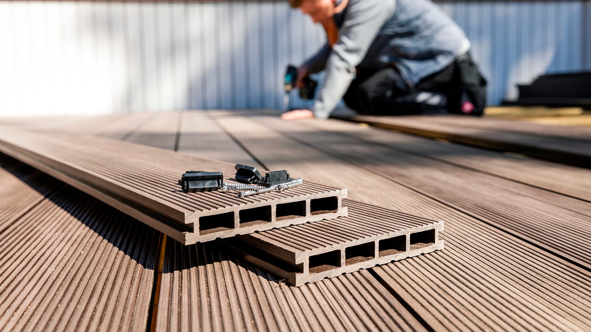 Viikon kysymys: Mitä tapahtuu luvattomasti rakennetulle terassille? Kuka Korvaa?