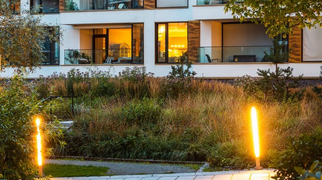 Taloyhtiön kaunis piha